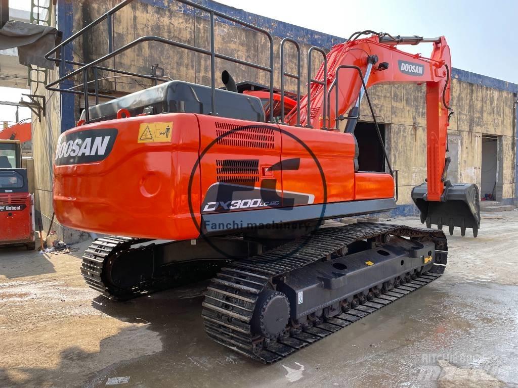 Doosan DX300 Excavatoare pe șenile
