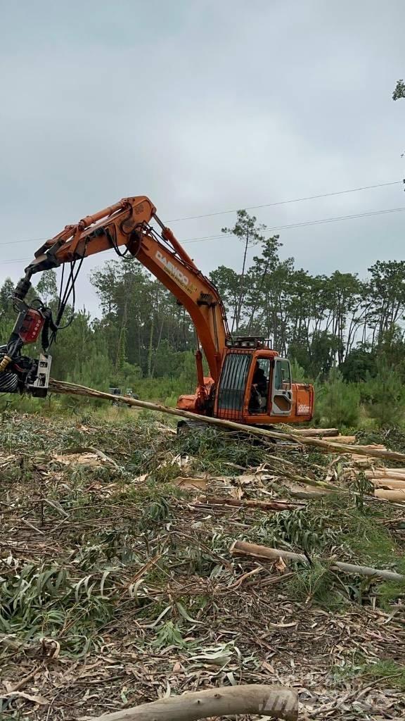 Daewoo 220 Excavatoare