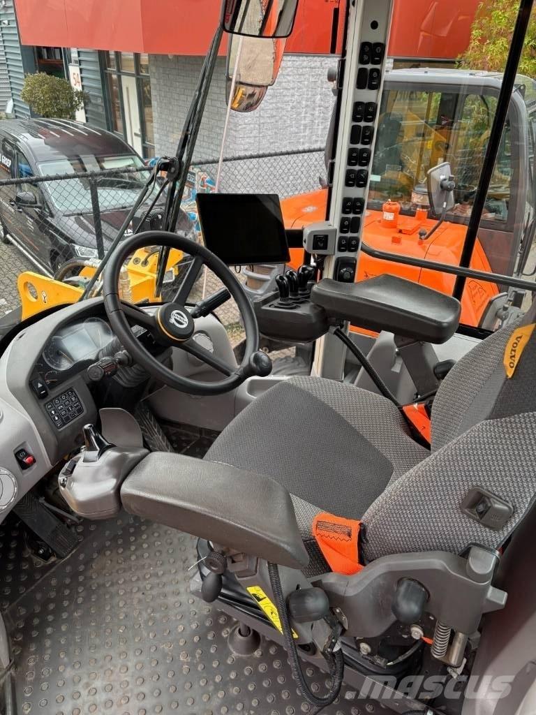 Volvo L 120 H Incarcator pe pneuri