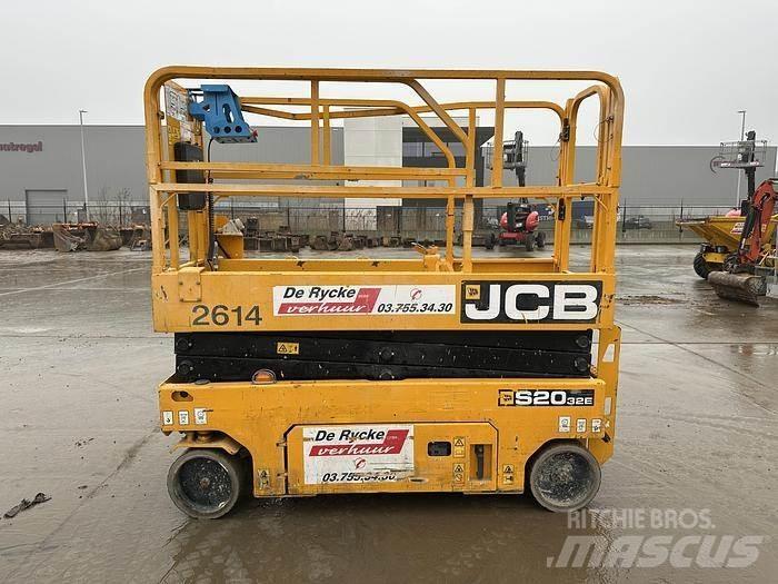 JCB S2032E Alte ascensoare si platforme