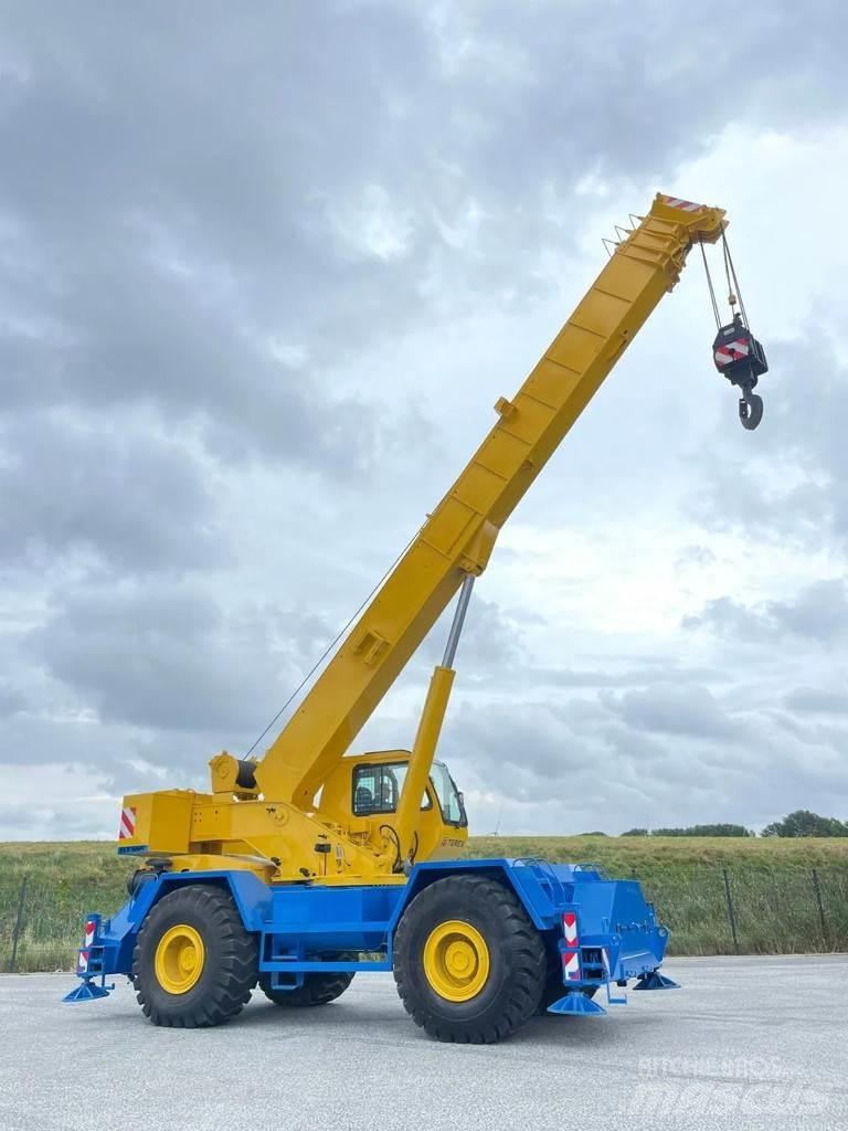 Terex RT555-1 Macara teren accidentat