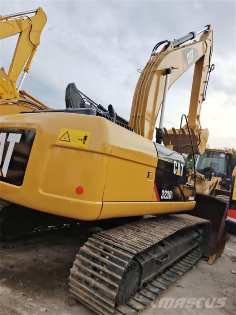 CAT 323 GC Excavatoare pe șenile
