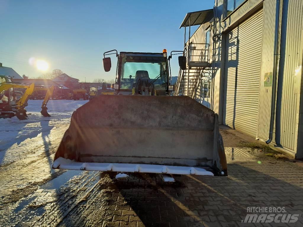 Wacker Neuson 8115 Incarcator pe pneuri