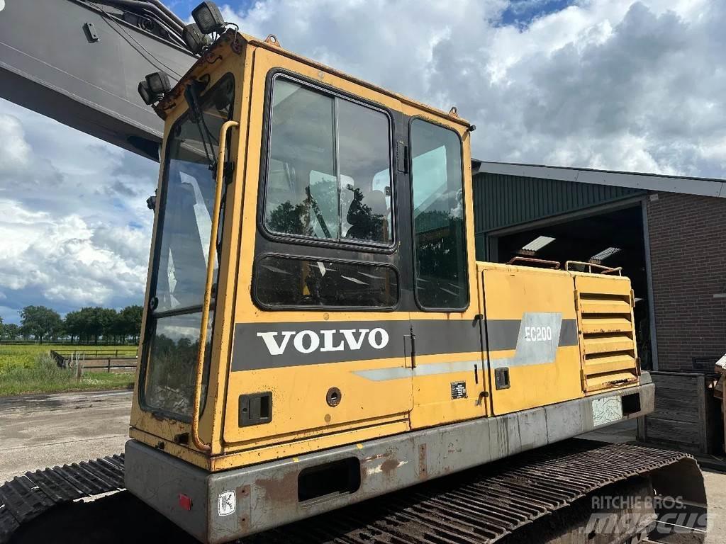 Volvo EC200 Excavatoare pe șenile
