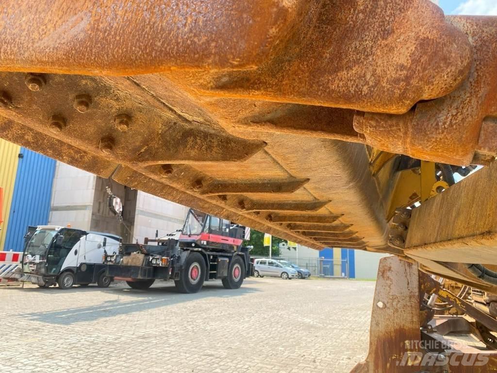 CAT D6T NVT Buldozere pe senile