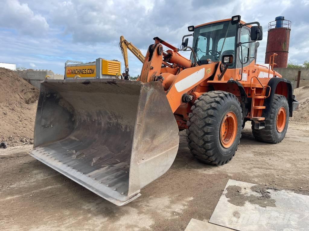 Doosan DL 350 Incarcator pe pneuri