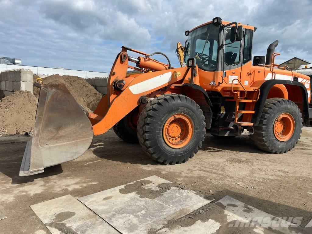 Doosan DL 350 Incarcator pe pneuri