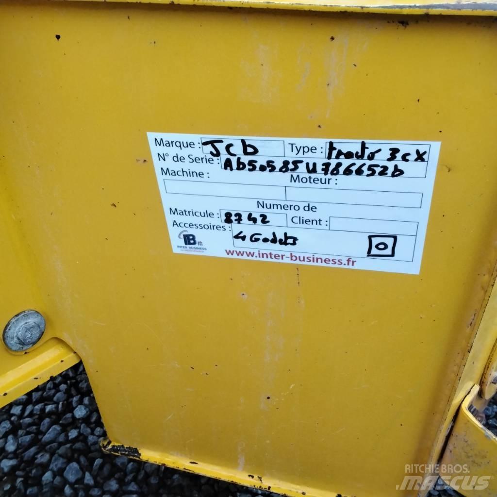 JCB 3 CX Buldoexcavatoare