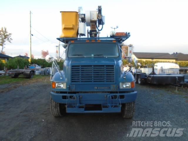 International F 4900 Platforme aeriene montate pe camion
