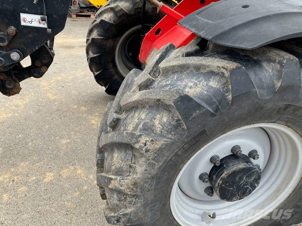 Manitou 841-145 PS + Tractoare