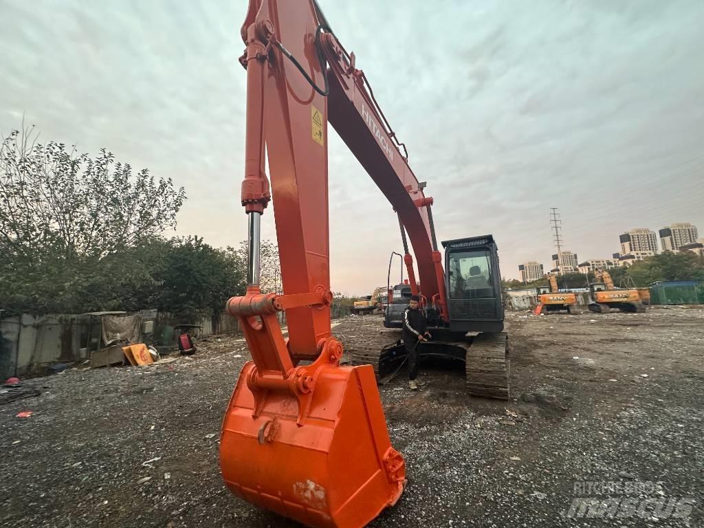 Hitachi ZX 200 Excavatoare pe șenile

