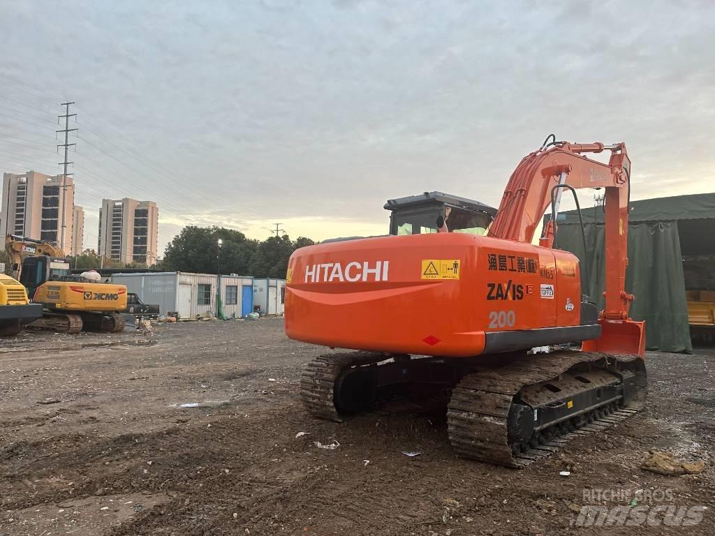 Hitachi ZX 200 Excavatoare pe șenile

