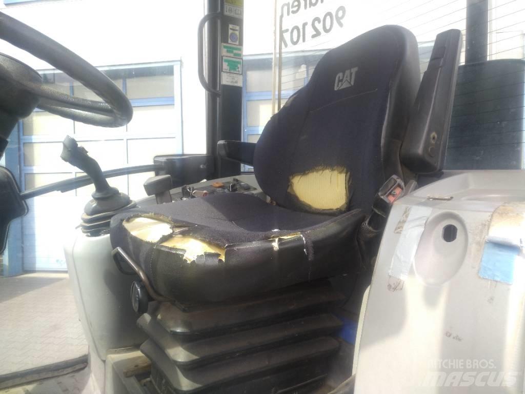 CAT 907 H Incarcator pe pneuri