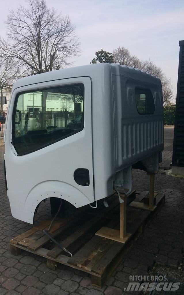 Renault Maxity Cabine si interior