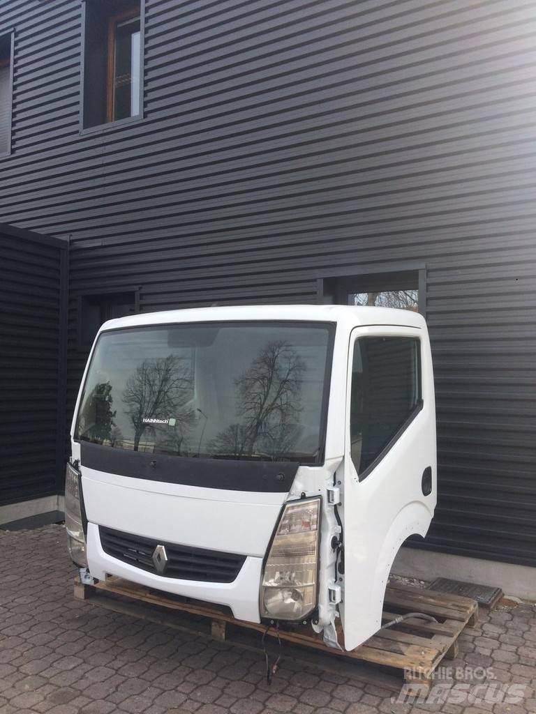 Renault Maxity Cabine si interior