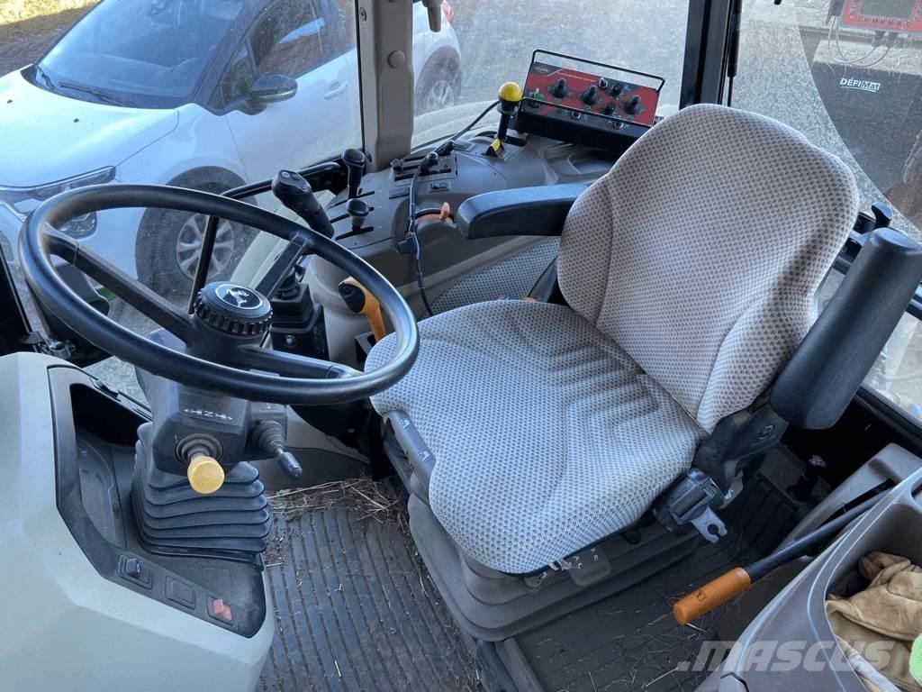 John Deere 5075M Tractoare