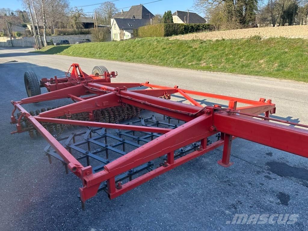 Delaplace 3M Alte masini si accesorii de cultivat