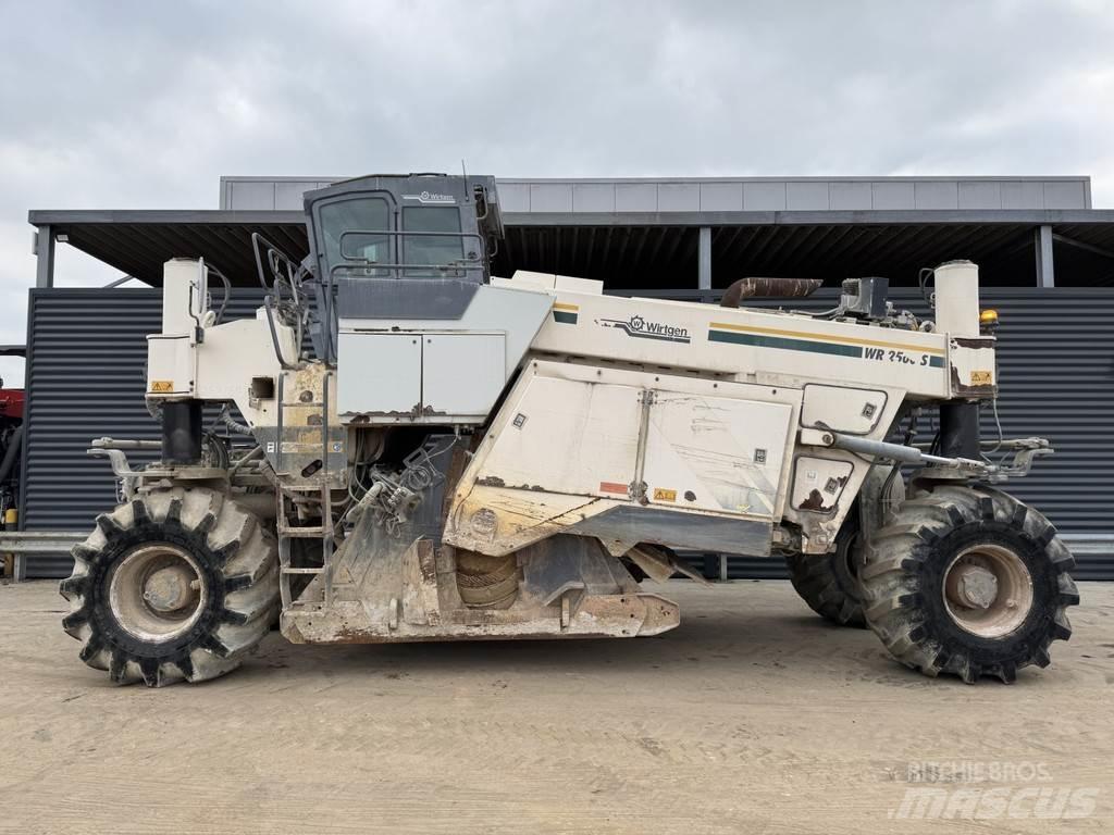 Wirtgen WR 2500S Reciclatori asfalt