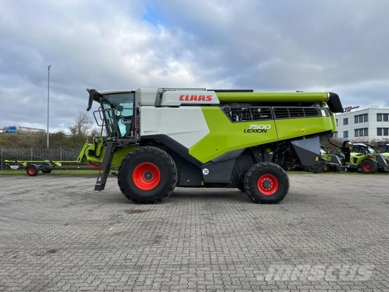 CLAAS LEXION 7500 Combine de secerat