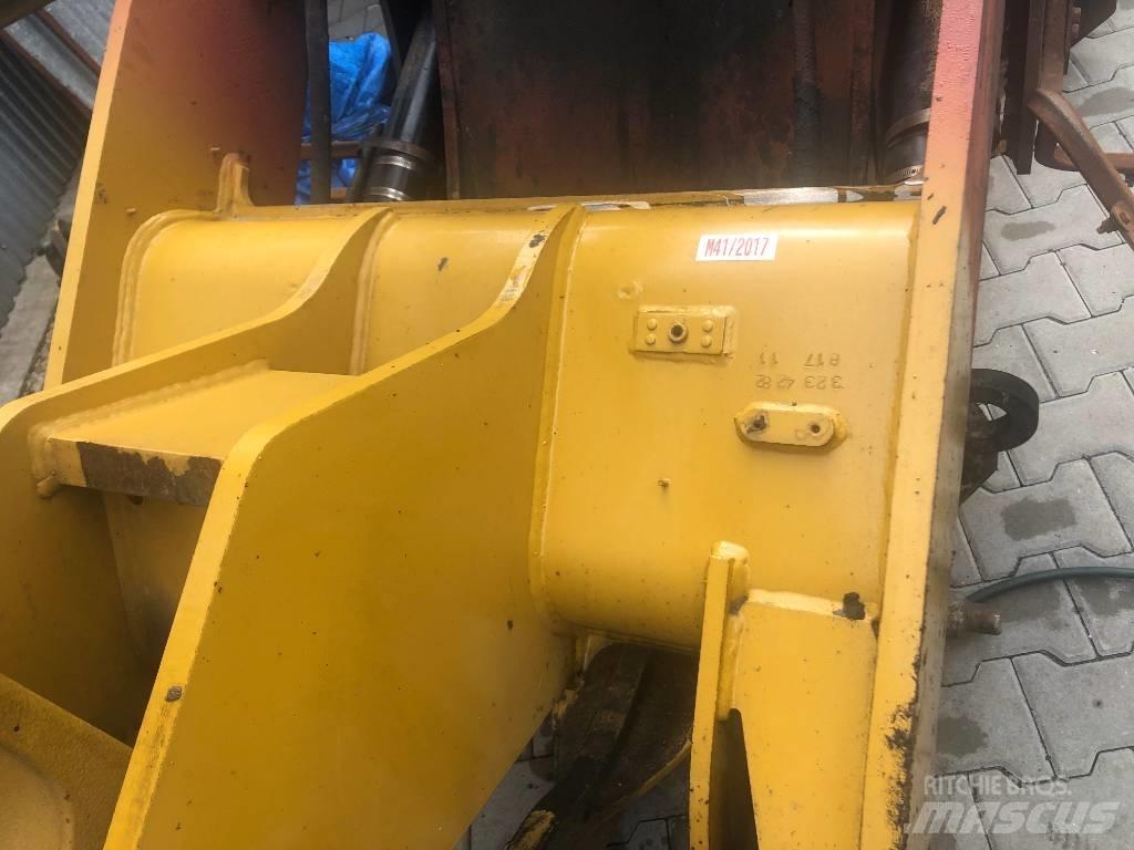 CAT 906 ramiona Sasiuri si suspensii