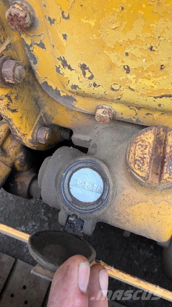 CAT D 2 Buldozere pe senile