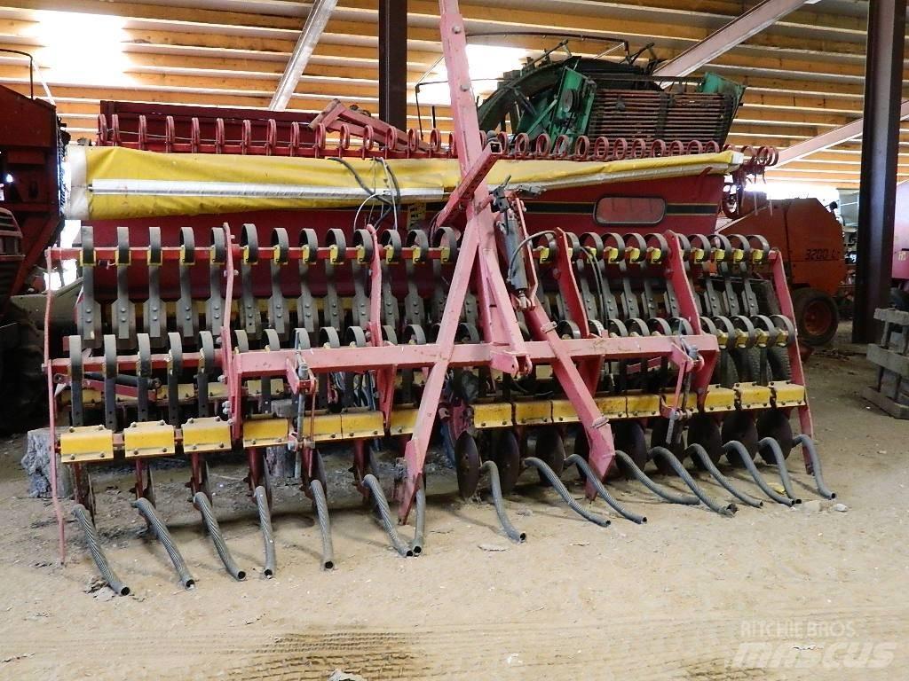 Väderstad Rapid400C Perforatoare
