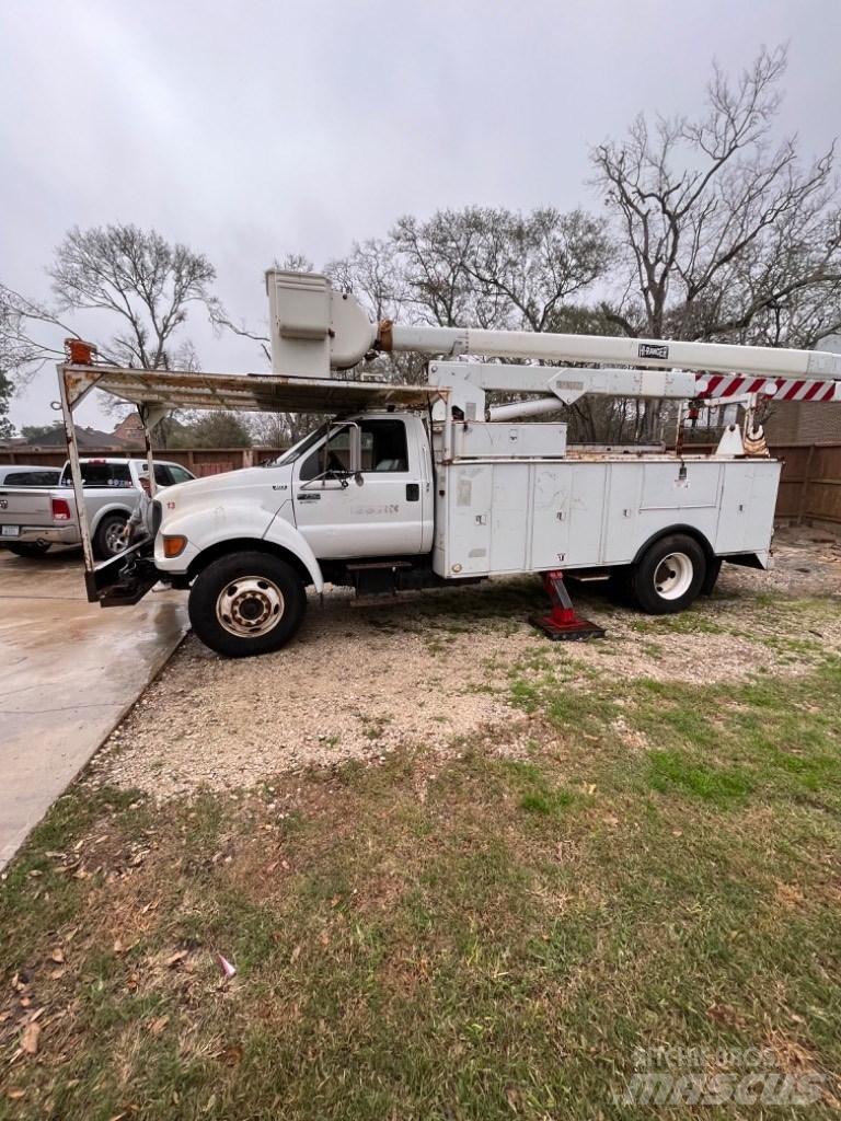 Ford F 750 Platforme aeriene montate pe camion
