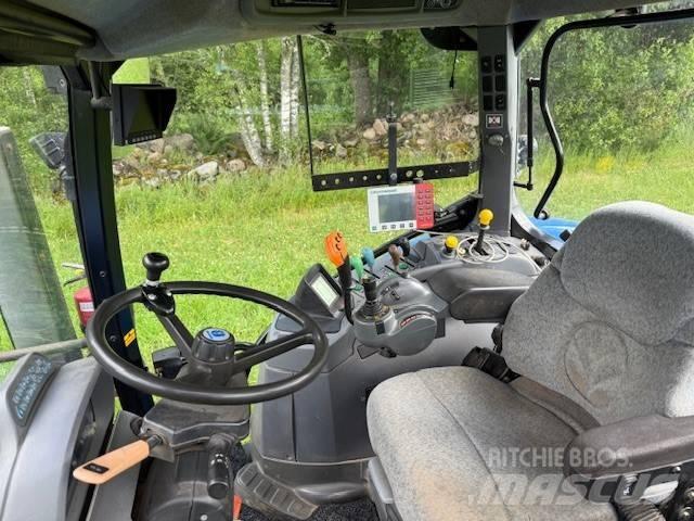 New Holland T 7030 Tractoare