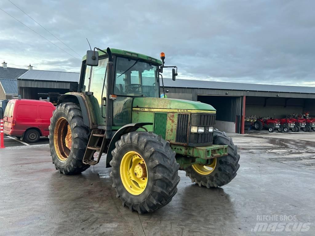 John Deere 6600 Tractoare