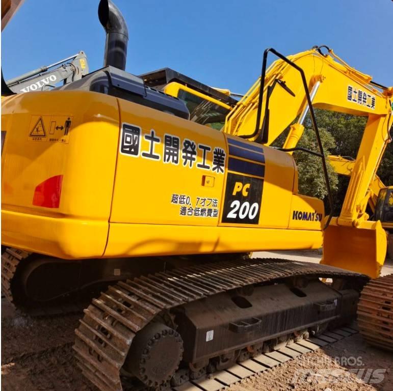 Komatsu PC 200-8 Excavatoare pe șenile
