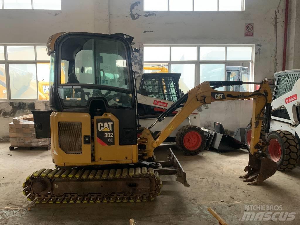 CAT 302 Excavatoare pe șenile
