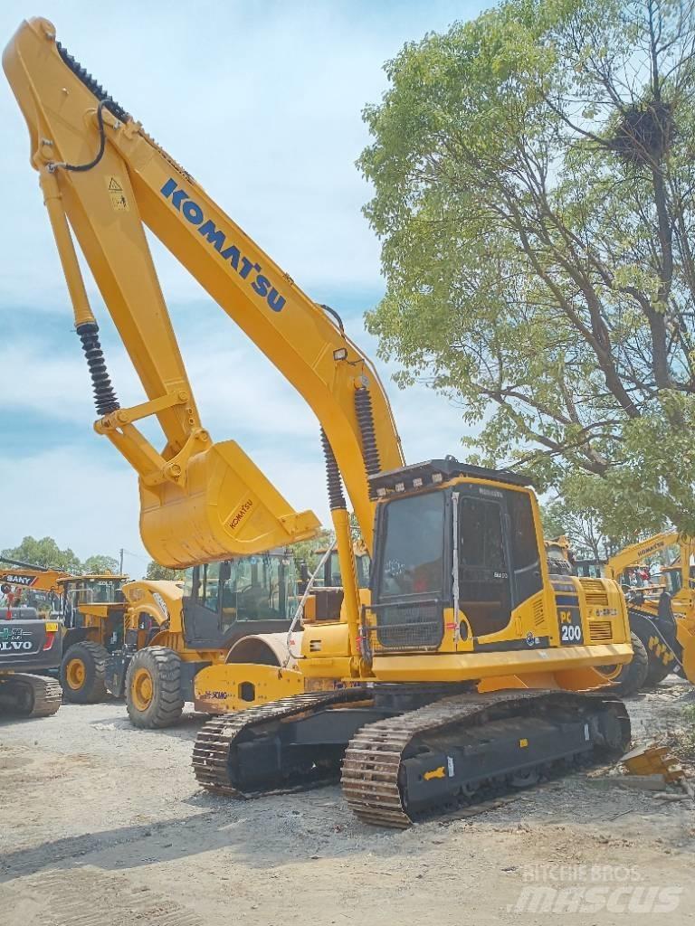 Komatsu PC 200 Excavatoare pe șenile
