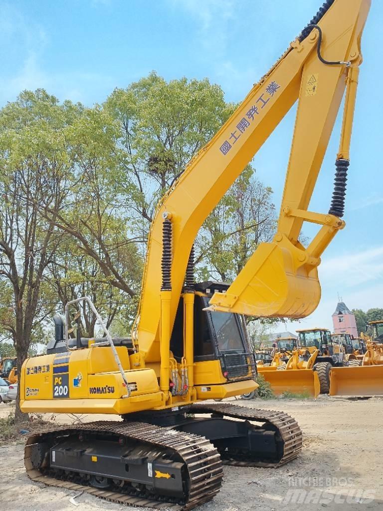 Komatsu PC 200 Excavatoare pe șenile
