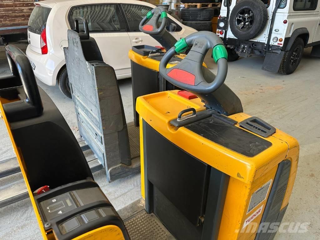 Jungheinrich ECE 225 Transpaleta manuala