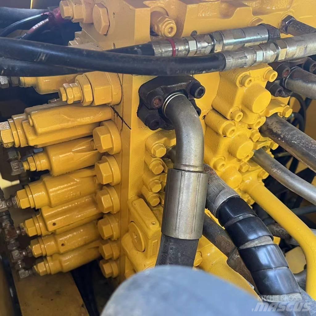 Komatsu PC 240 Excavatoare pe șenile
