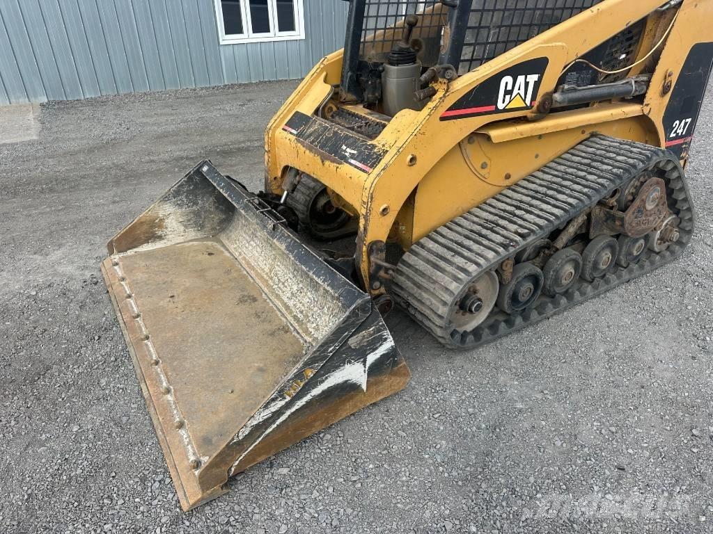 CAT 247 Mini incarcator