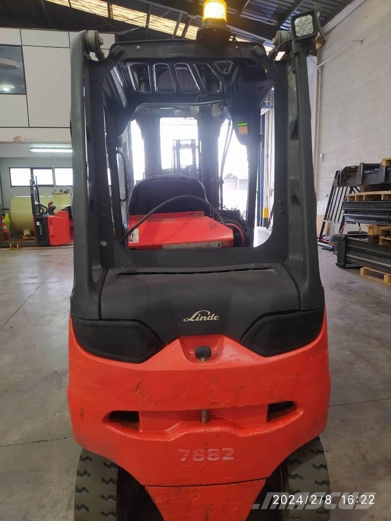 Linde E30/600 Stivuitor electric