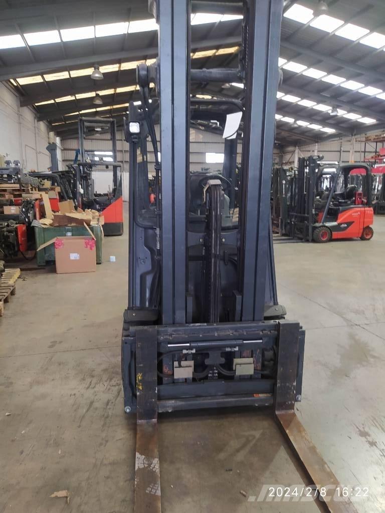 Linde E30/600 Stivuitor electric