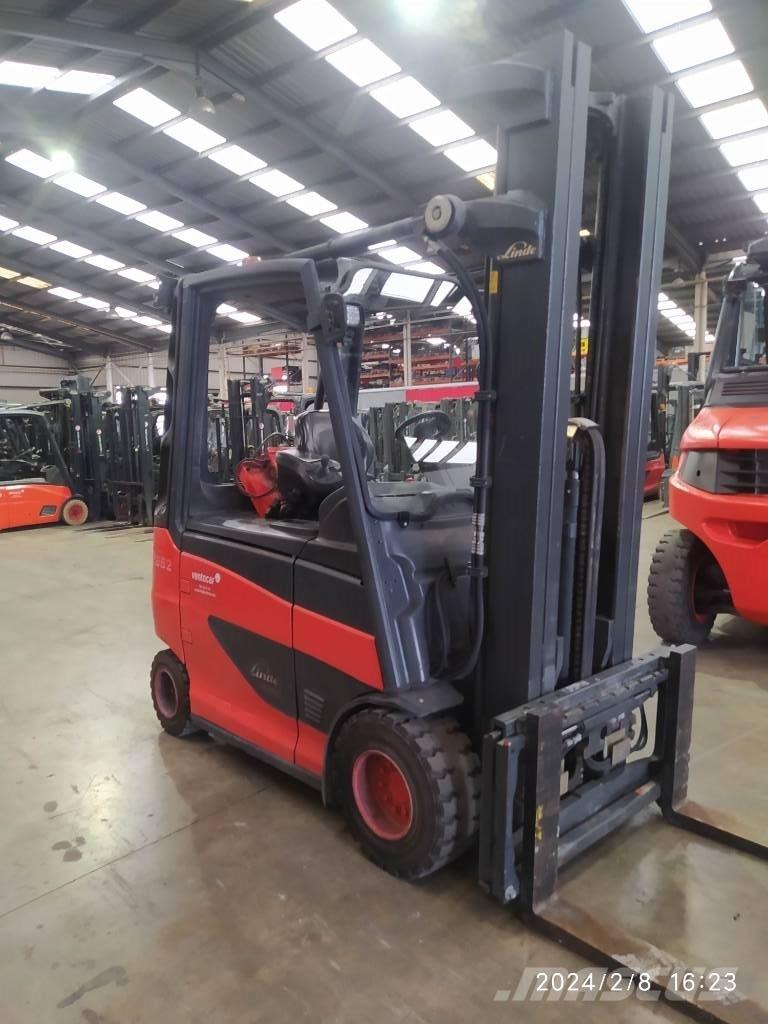 Linde E30/600 Stivuitor electric