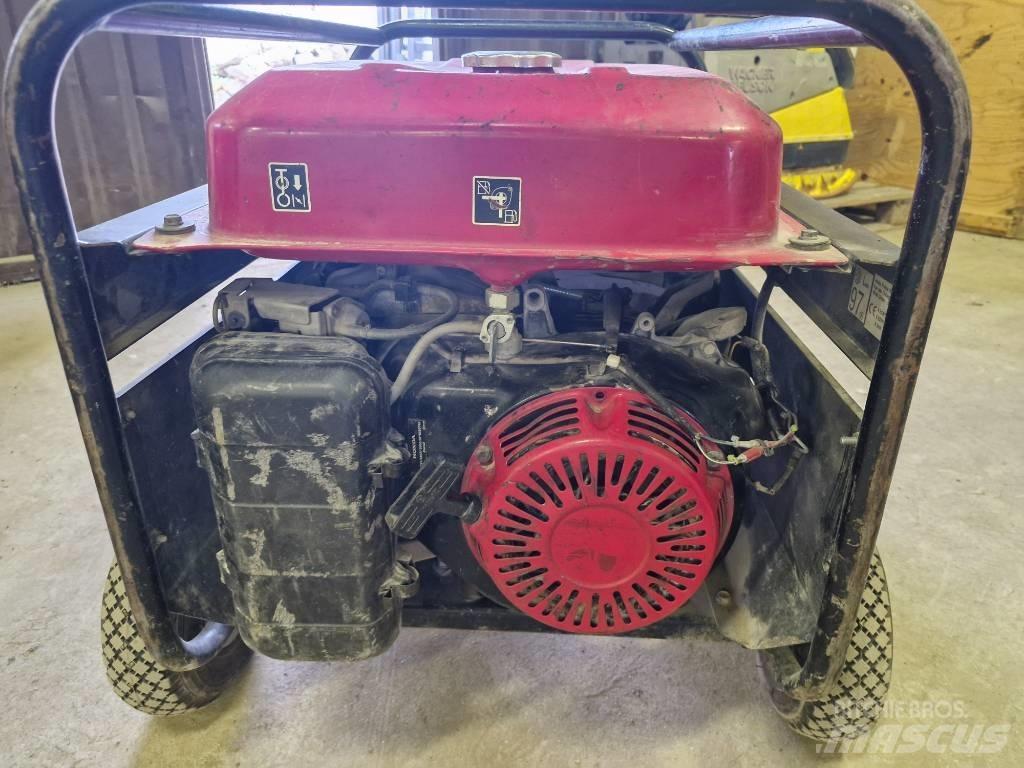 Honda ECMT7000F Generatoare pe Petrol