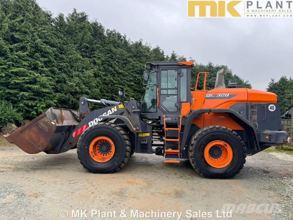 Doosan DL 320-7 Incarcator pe pneuri