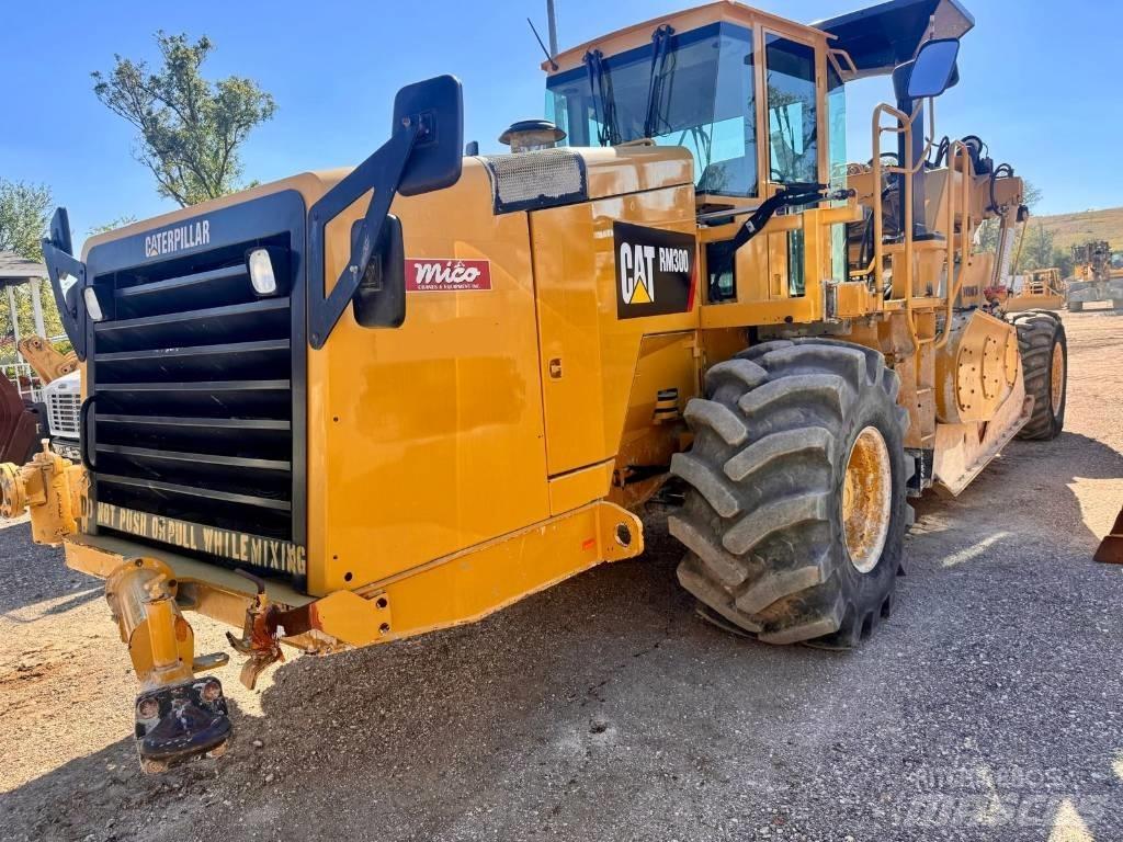 CAT RM 300 Reciclatori asfalt