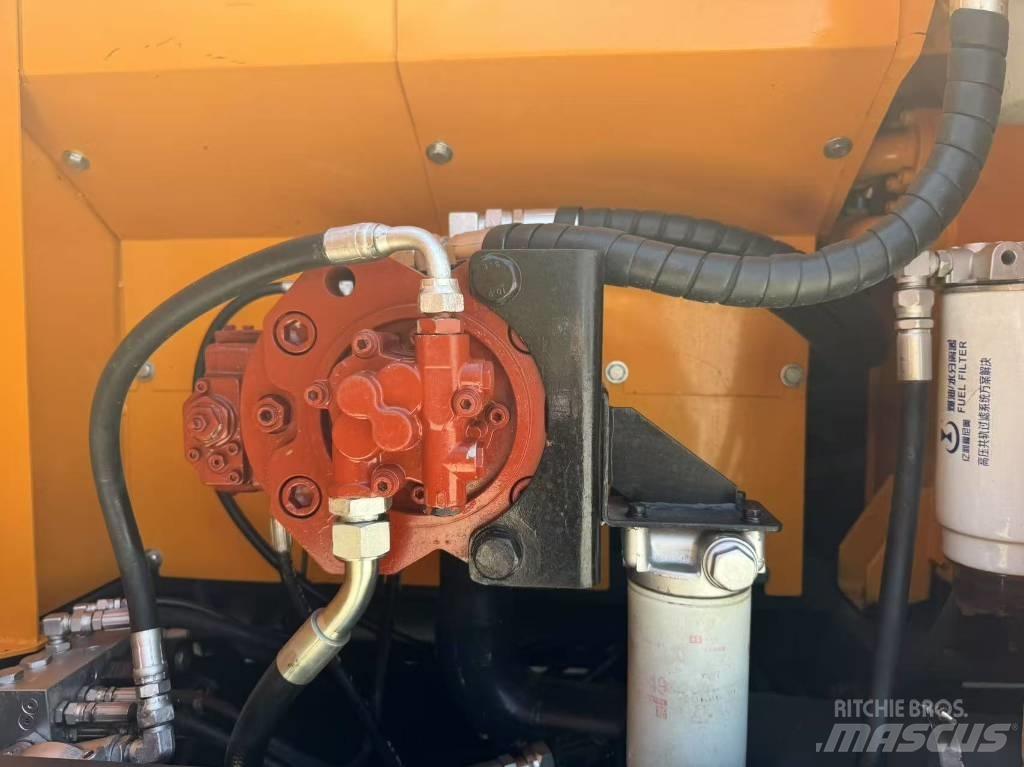 Hyundai R220LC-9S Excavatoare pe șenile
