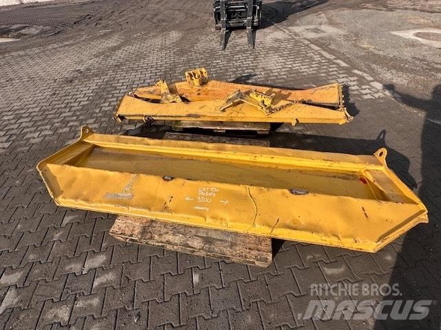 CAT 730 KLAPA Transportoare articulate