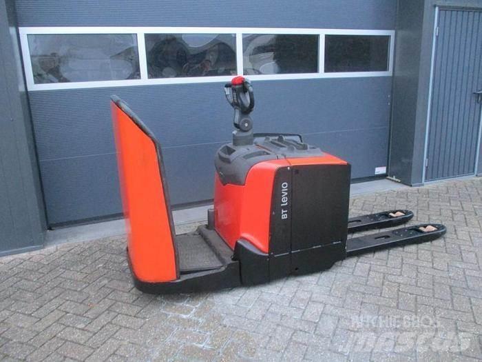 Toyota LPE 250 Transpaleta cu platforma