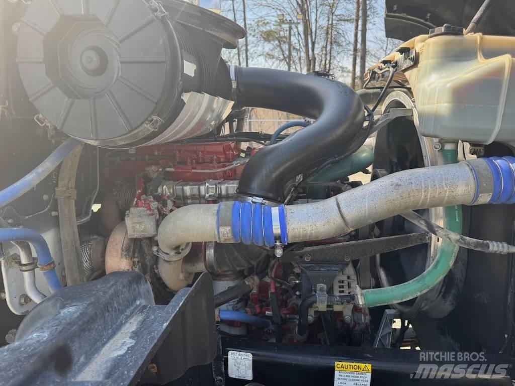 Mack GU433 Autobasculanta