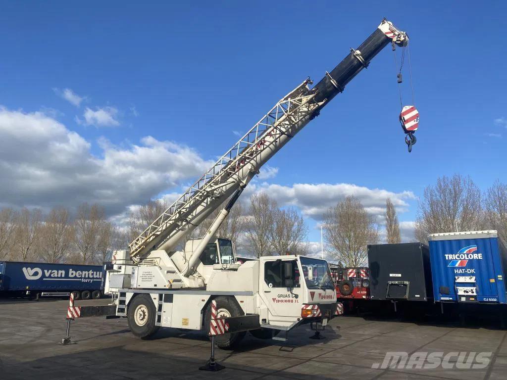 Liebherr LTM1030 Macara pentru orice teren