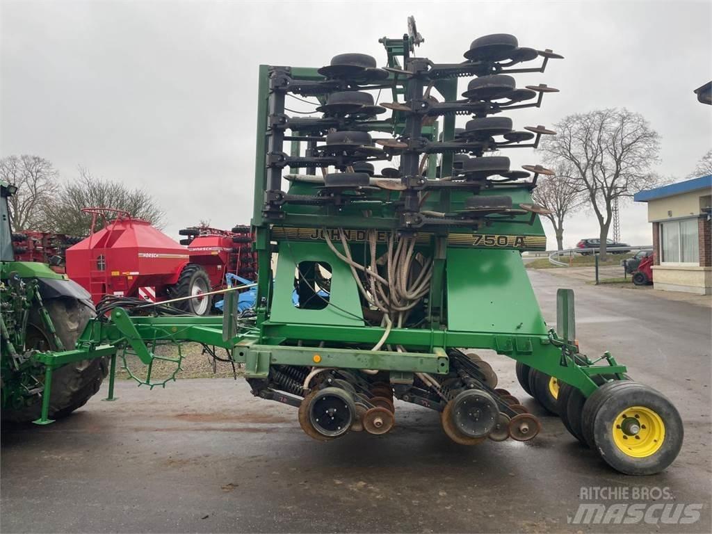 John Deere 750A 6m Masini cu insamantare precisa