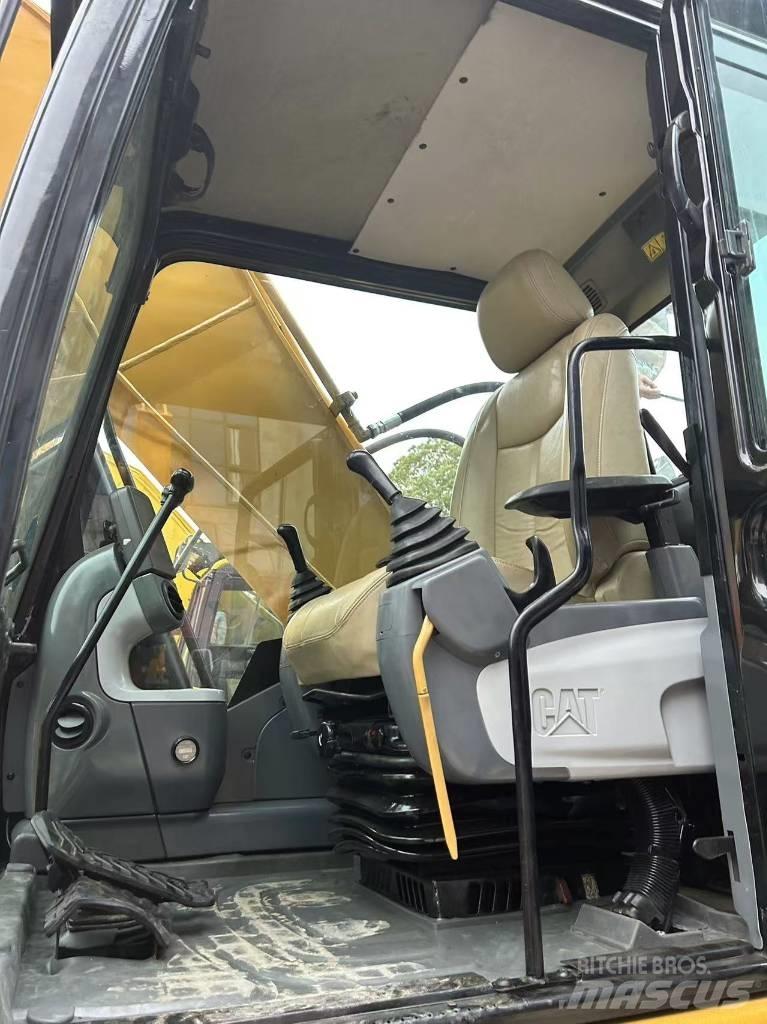CAT 320 D Excavatoare pe șenile
