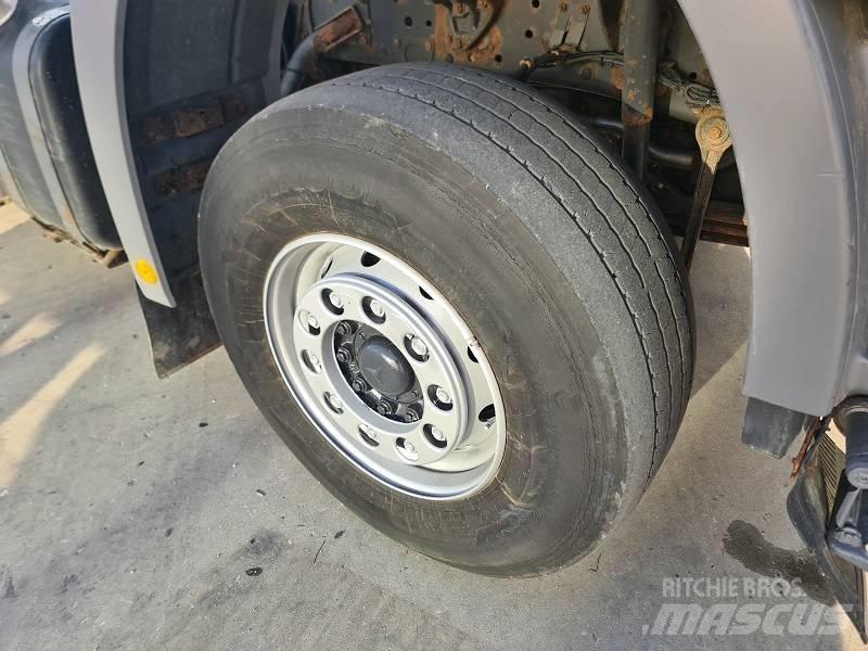 Mercedes-Benz DB2646 Camion cu carlig de ridicare
